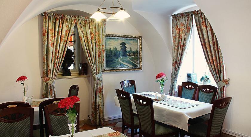 Hotel Przy Oslej Bramie Wałbrzych Zewnętrze zdjęcie
